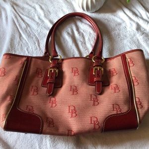 Dooney y bourke bags